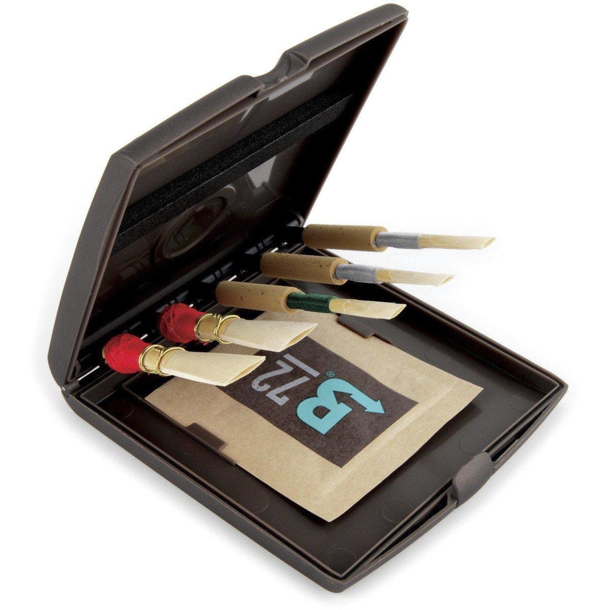 Practical setup: moisture-safe makeup storage at home