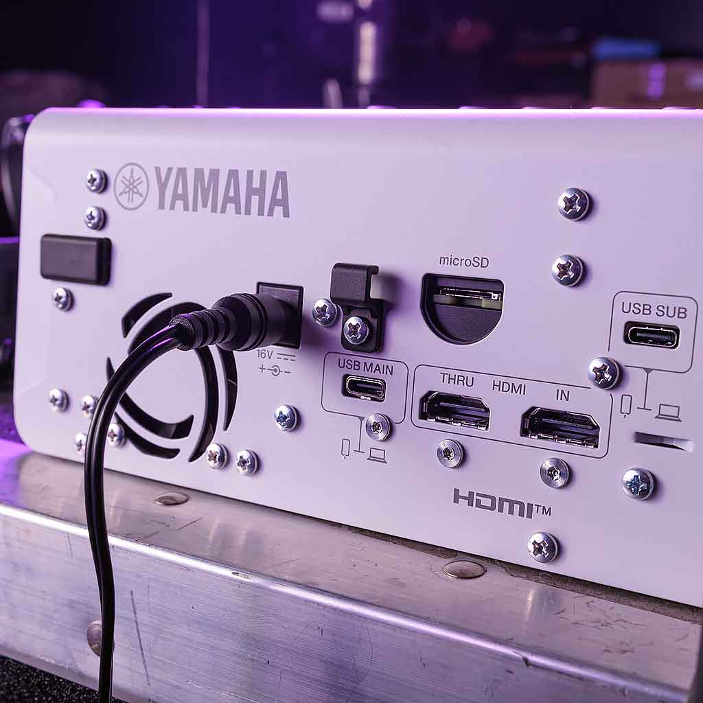 Yamaha MGX12V Digital Mixer - 18 Track Digital Console